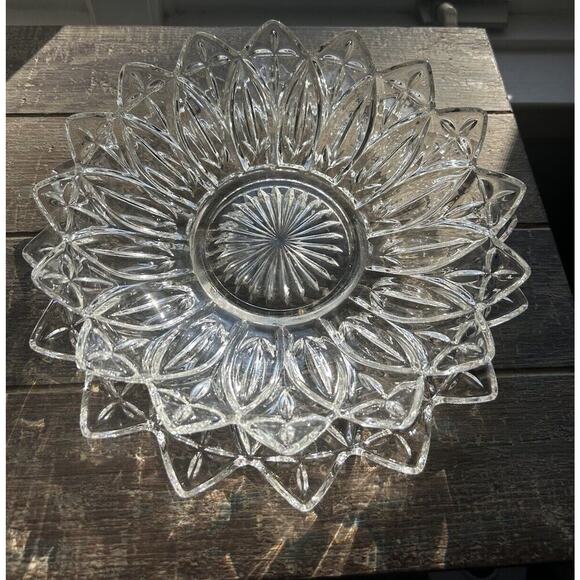 Vintage Federal Glass Petal Pattern Clear Glass Serving Bowl & Platter Flower - Picture 3 of 16